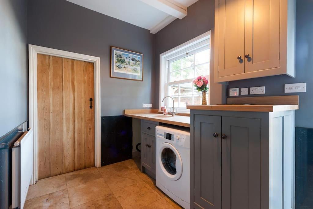 Firs Sleeps 15 Stunning Country House With Hot Tub Sudbourne Exterior foto